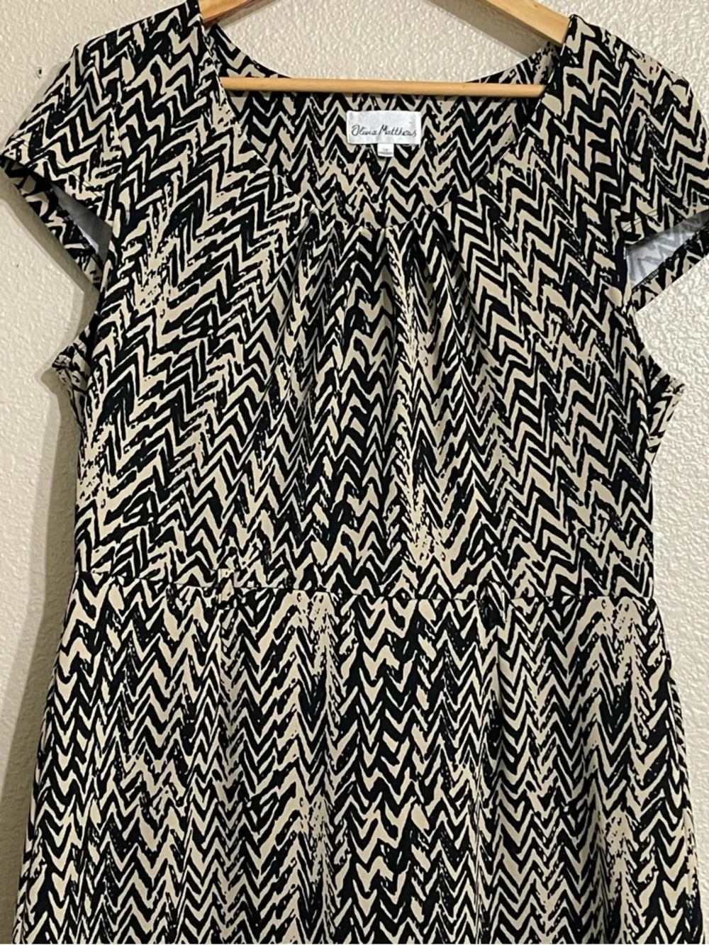 Olivia‎ Matthews Chevron Midi Dress Vintage